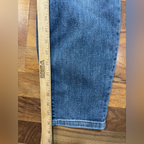 Judy Blue 14W Boyfriend Fit Stretch Jeans JB82335LT-PL Medium Wash Denim - Picture 4 of 6